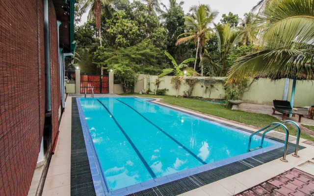 OYO 124 Clove Transit Hotel