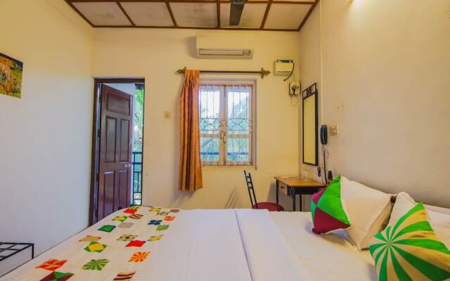 OYO 12902 Home Colourful Studio Home Candolim
