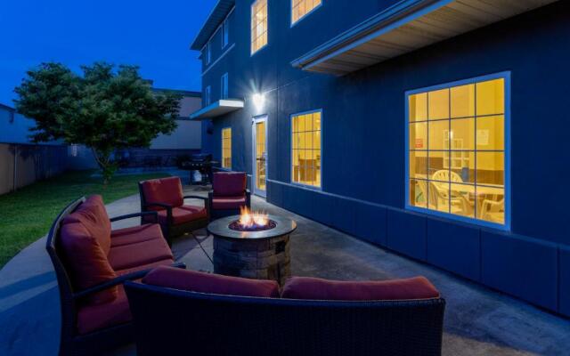 GrandStay Hotel & Suites