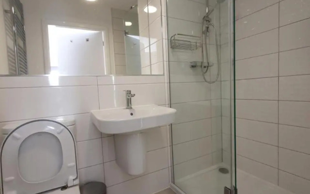 Lovely home close to City Center & Rail Station