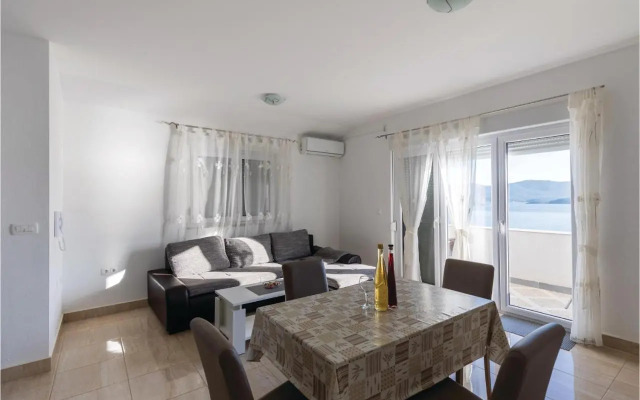 One-Bedroom Apartment Klek with Sea view 07
