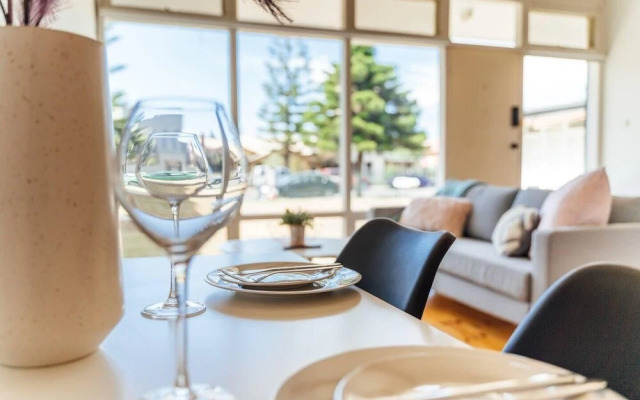 Once Upon a Tide - Wifi - Nespresso - Netflix