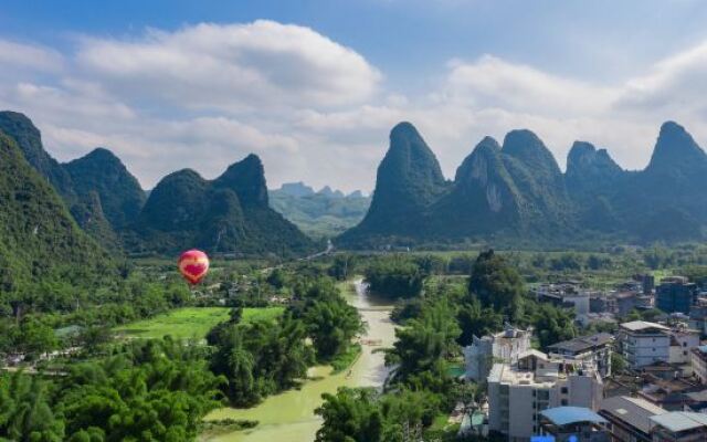Range Rover Court Hotel (Yulonghe Branch in Yangshuo)