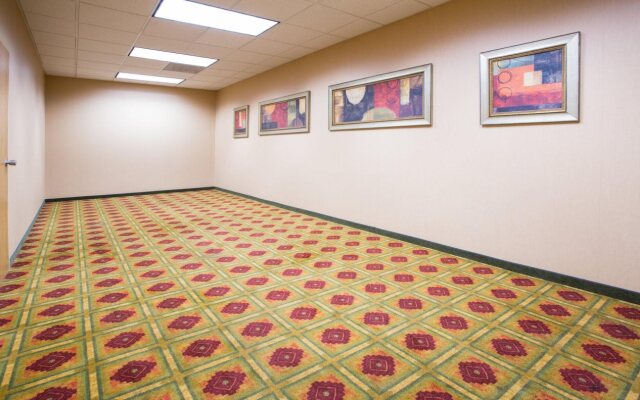 Crowne Plaza Denver International Airport