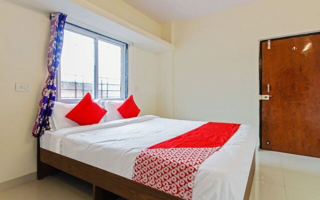 Oyo 42962 Alok Hotel