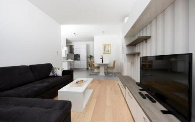 Apartment Ema
