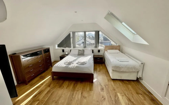 Four Corners Holiday Home with Hot Tub & Sauna