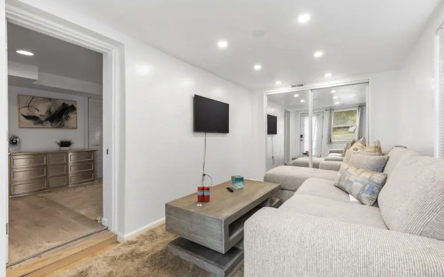 Cozy 1-bedroom Garden Apartment