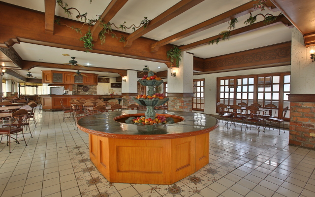 Crown Regency Residences Cebu Hotel