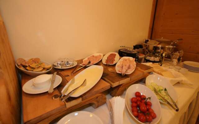 Apart-hotel Adler Moena