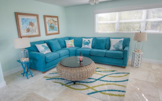 Shells and Sunshine Apartment 3
