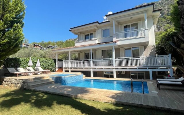 Gorgeous Family Pool Villa In Gocek
