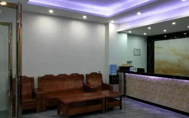 Hechi Qiju Hotel