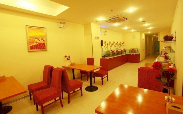 Hanting Express Shenyang North 2nd East Road