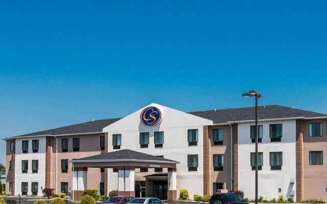 Comfort Suites South Haven near I-96