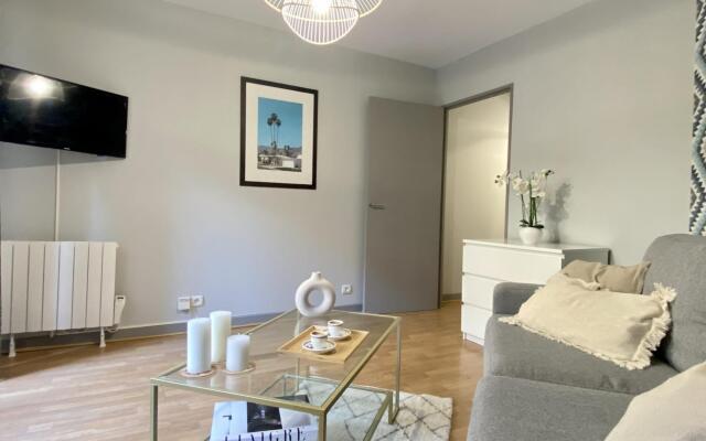 1607 - Wonderful apartment with terrace on garden