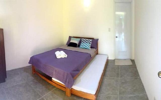 RedDoorz Hostel @ Ragsak Kamp Beach Resort