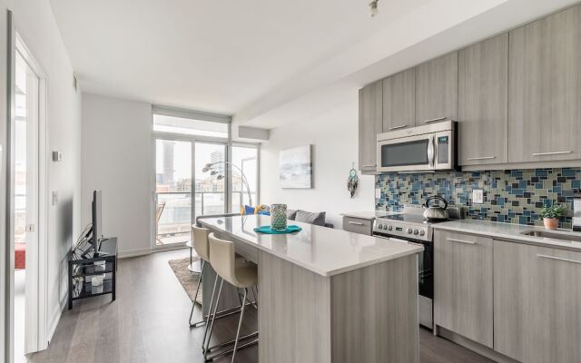 Stylish 1BR Condo Trendy King East