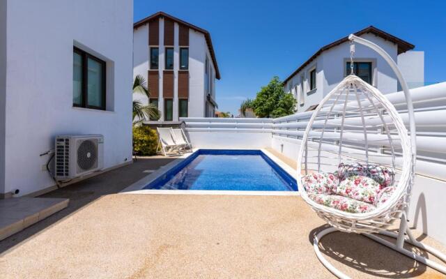 Sea La Vie 3-BR Villa in Protaras