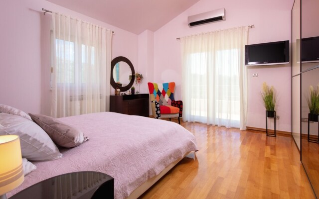 Luxury Villa Lovric Private Heated Pool