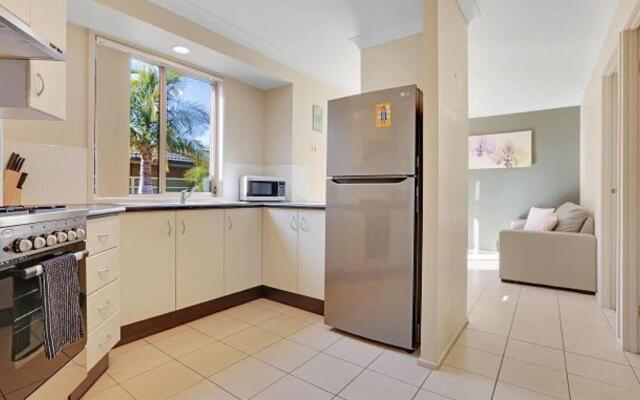 Pool Paradise in the Heart of Vincentia