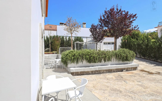 Santa Joana Residence with Garden and heated pool