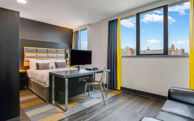 Roomzzz Chester City