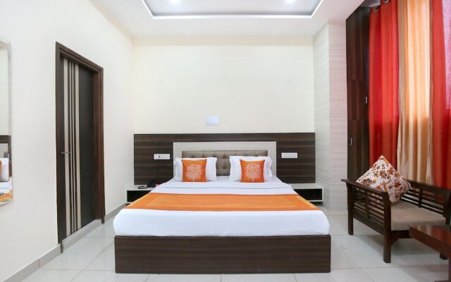 OYO 10832 Hotel JB 2