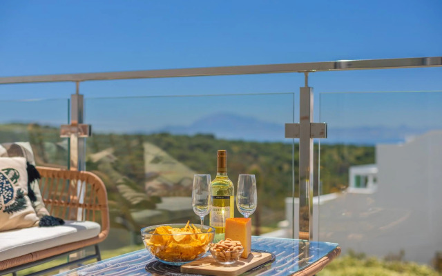 Views, Terrace & Pool - Fibre WIFI - SimplyTarifa