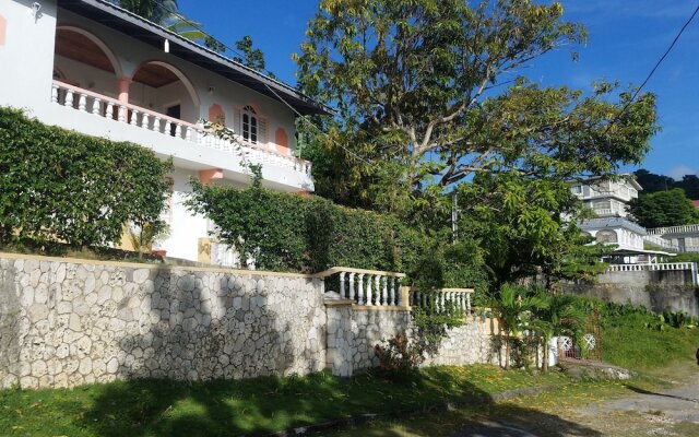 The Cozy Family Inn Guesthouse