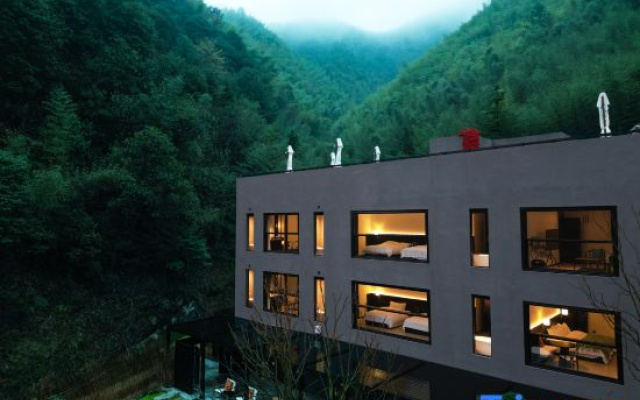 LUNE ROAM Hiking & Rustic Luxury Hotel (Floating Valley Branch) – Outside – Huzhou