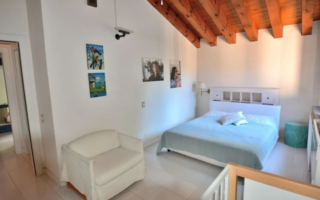 Villa Dismero With Pool