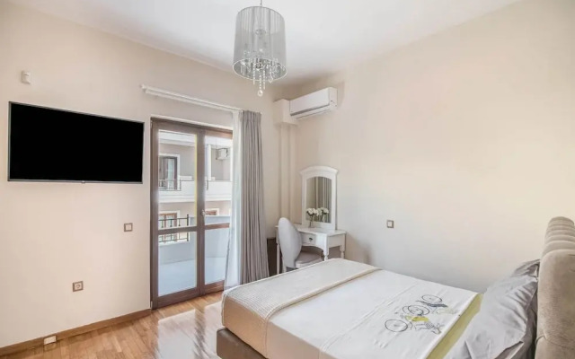 Inviting Villa in Anavissos With Communal Pool