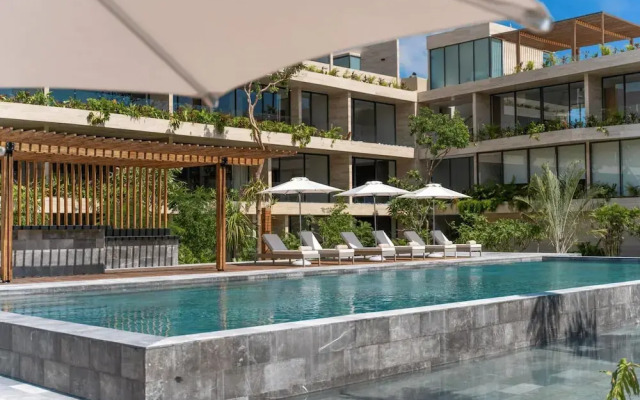 One BR Apartment With Shared Pool Jacuzzi Easy Spa Access