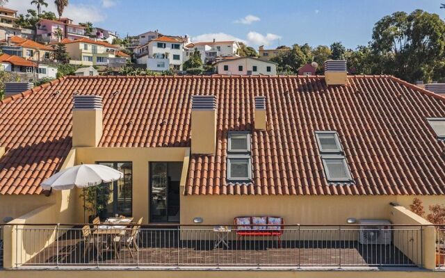 Comboio II by An Island Apart