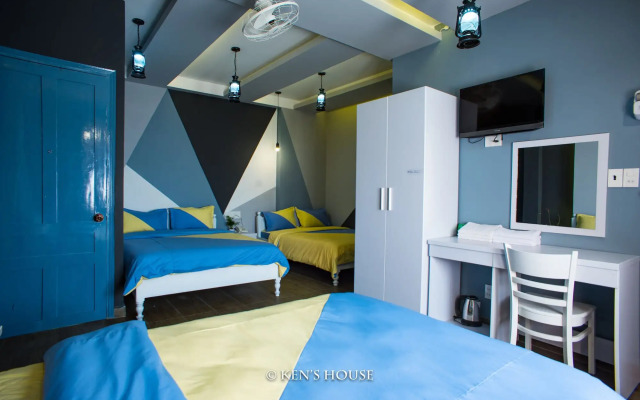 Ken's Backpackers Hotel