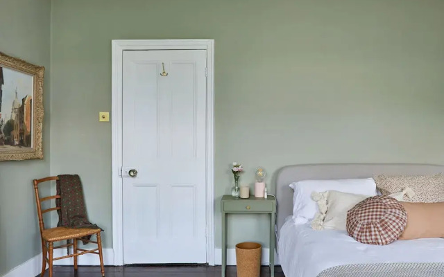 JOIVY Stylish 2-Bed House W/ Private Garden In Hackney