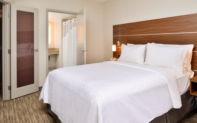 Holiday Inn Express & Suites Buffalo Downtown - Medical CTR, an IHG Hotel