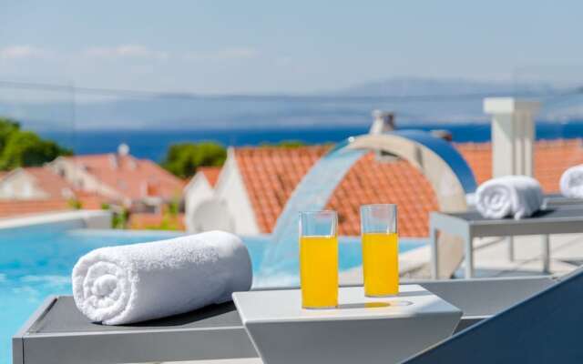 Luxury Villa Soleil with Swimming Pool