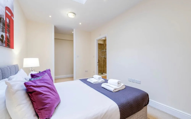 Luxury 3 Bedroom Apartment with Parking