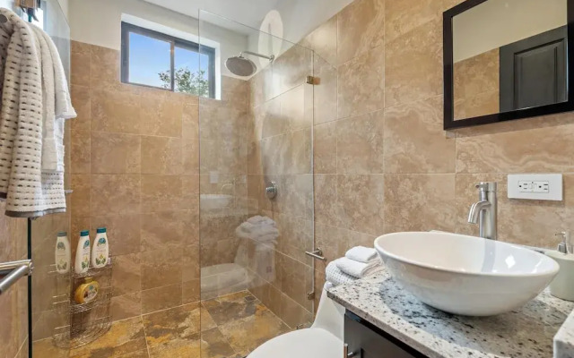 Relaxing 2 BR  Beach & Pool  Condo Unit2