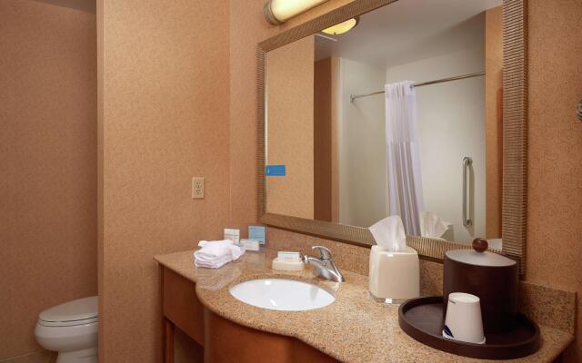 Hampton Inn & Suites Canton