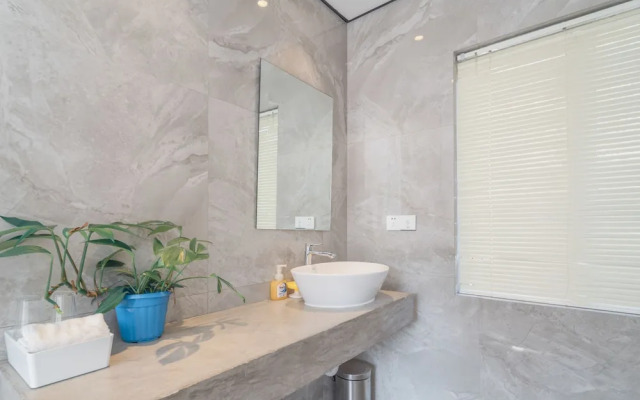 Smart House with 3 Suites