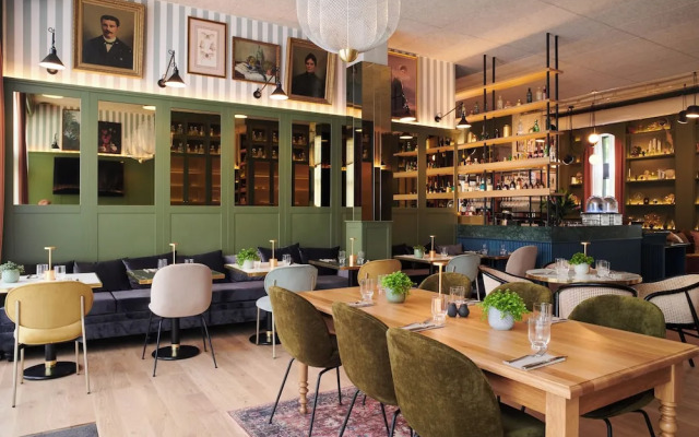 Square Lodge Hotel La Roche Sur Yon - Handwritten Collection