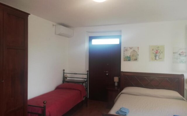Monolocali e stanze in Villa a 350 mt spiaggia libera Lido delle Sirene