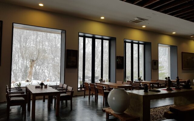 Korea Palace Hotel