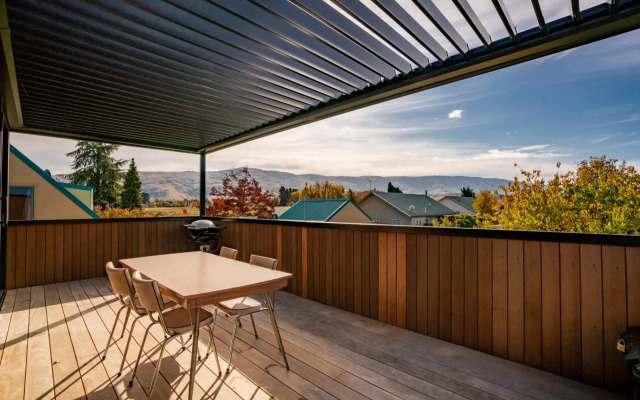 Mountain Vistas - Cromwell Upstairs Holiday Apartment