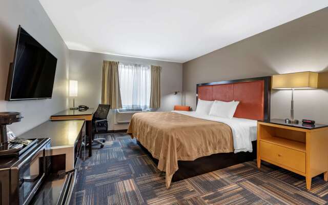 Quality Inn & Suites Evansville Downtown