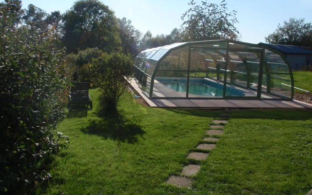 Hébergements Insolites en cabanes