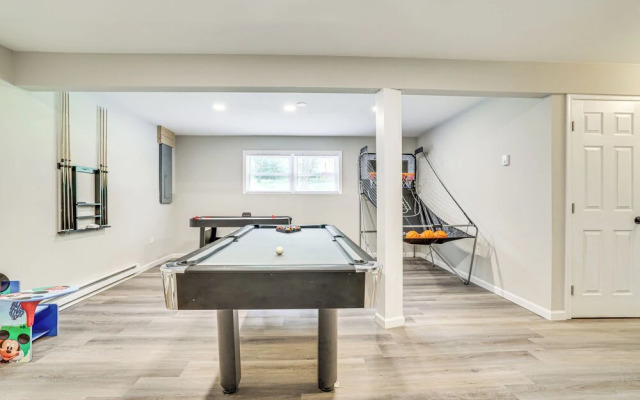 Family-friendly Tobyhanna Home: Lake & Pool Access